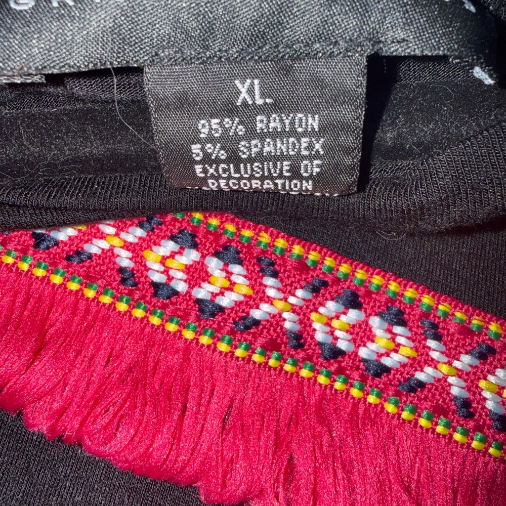 NWOT Women’s XL Grace Elements Black Top with Pink Fringe Accents - Picture 4 of 6